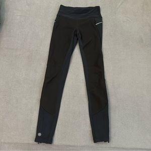 Athleta Wind Warrior Black And Dark Blue Leggings Womens XXS